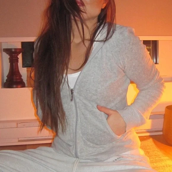 Y2K Juicy Couture grey tracksuit hoodie zip up gold crest 2000s hip hop style - Picture 7 of 9